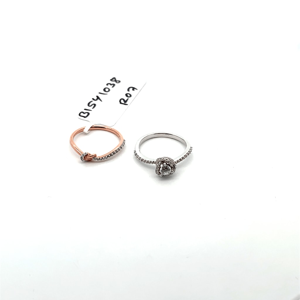 The Inyeon Solitaire Bridal Ring Set